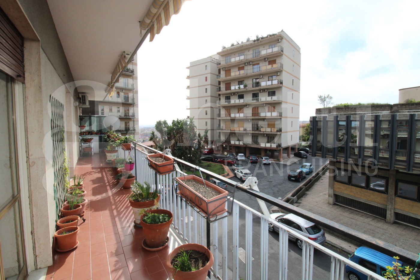 Quadrilocale con box a Catania