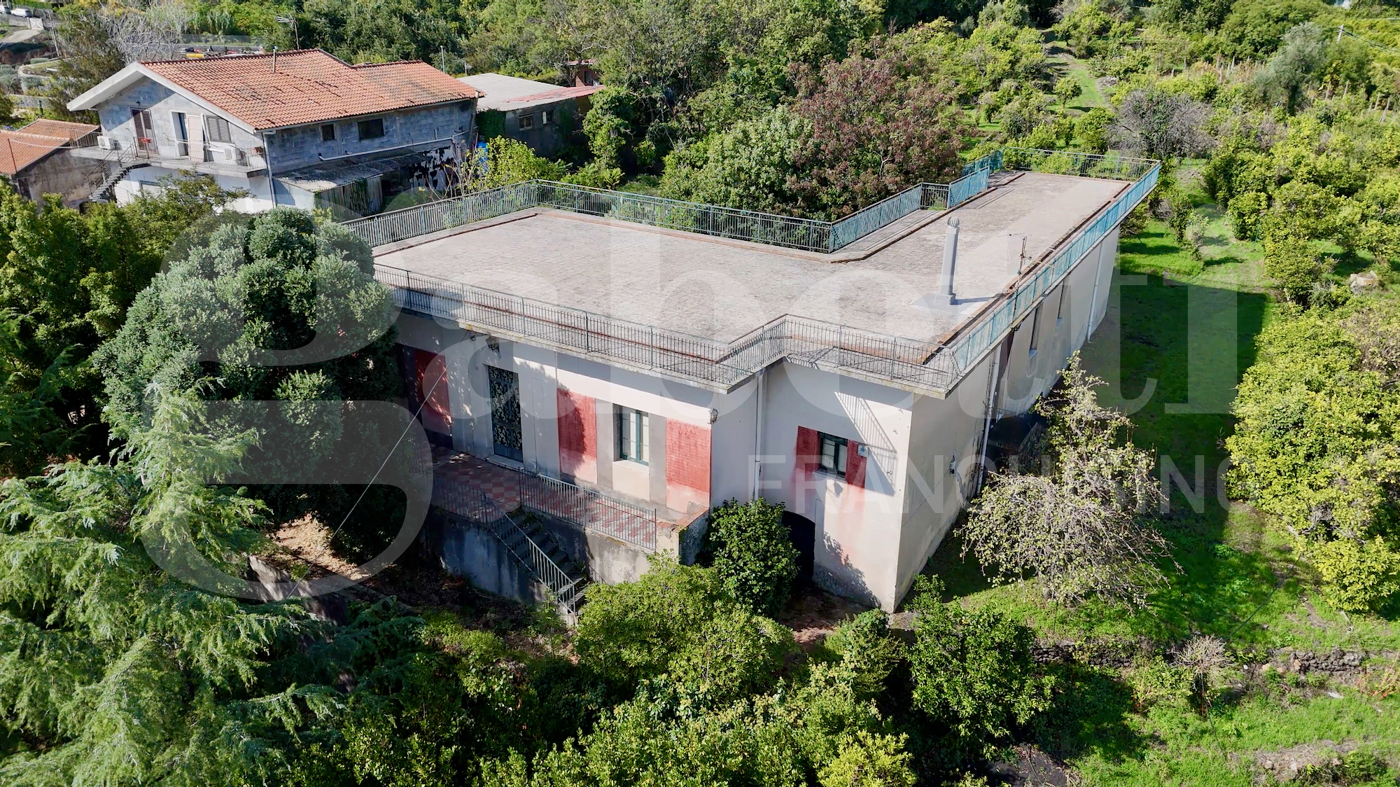 Villa con giardino a Santa Venerina