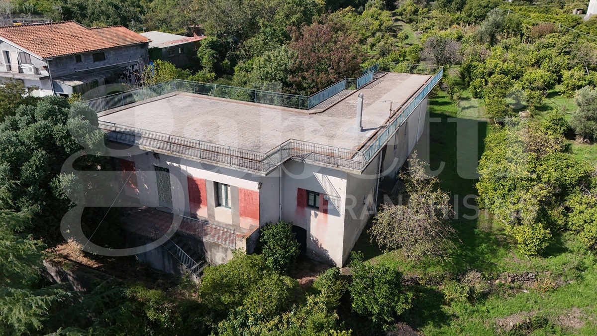 Villa con giardino a Santa Venerina