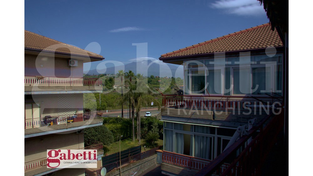 Quadrilocale in vendita a Aci Catena