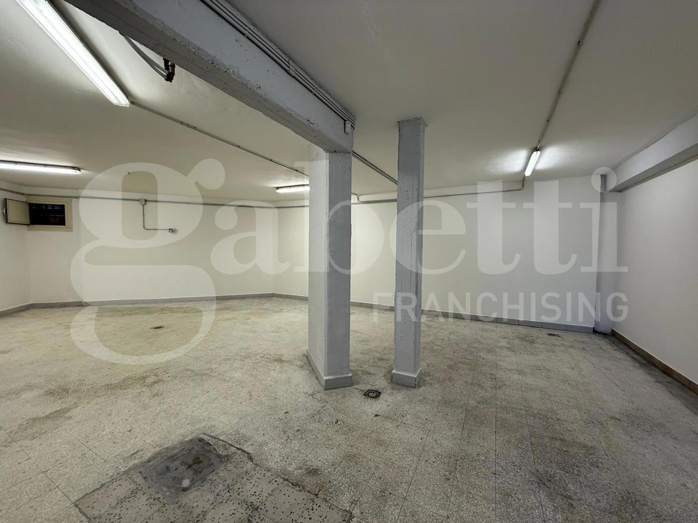 Magazzino in vendita a Misterbianco