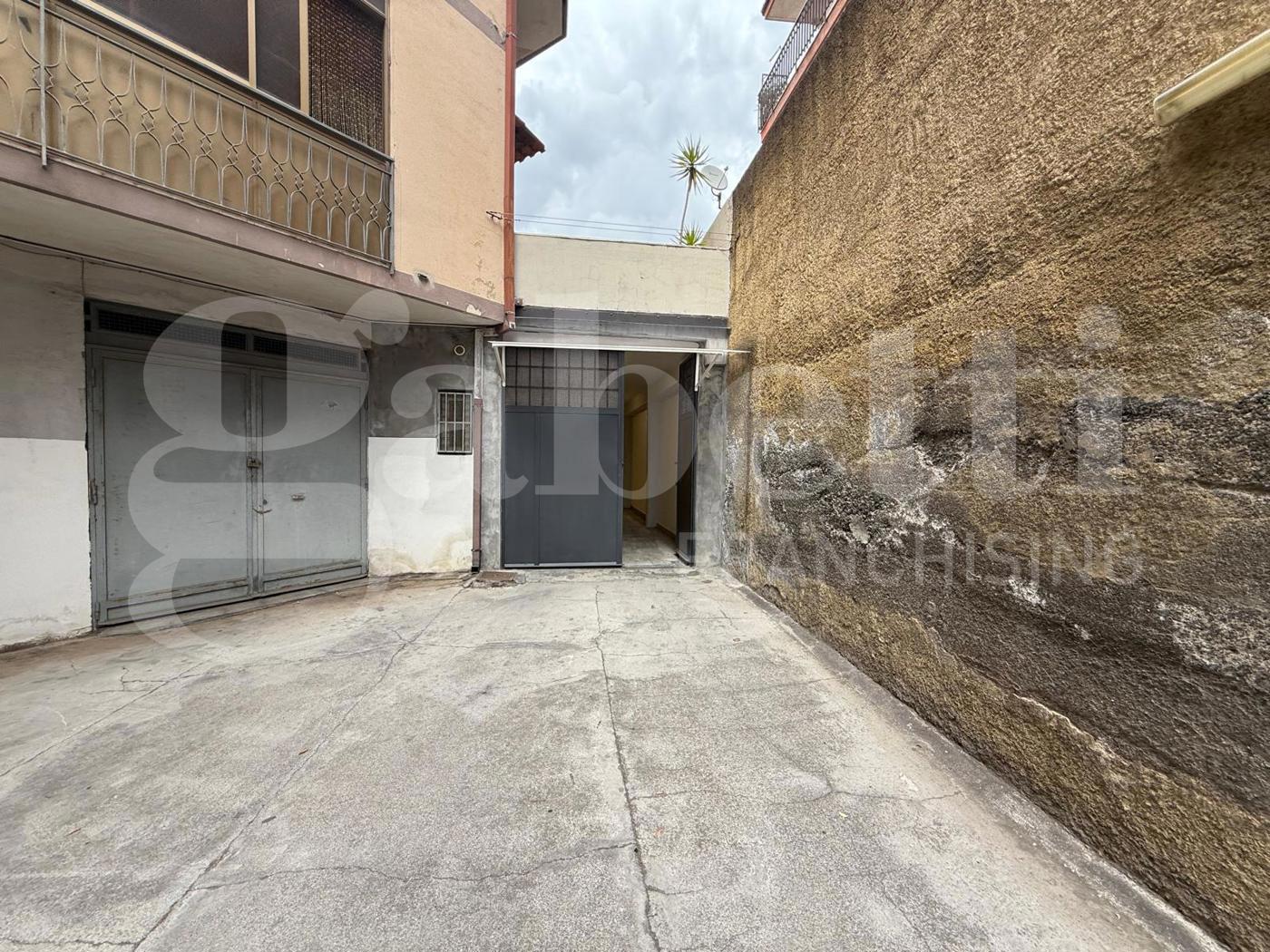 Magazzino in vendita a Misterbianco