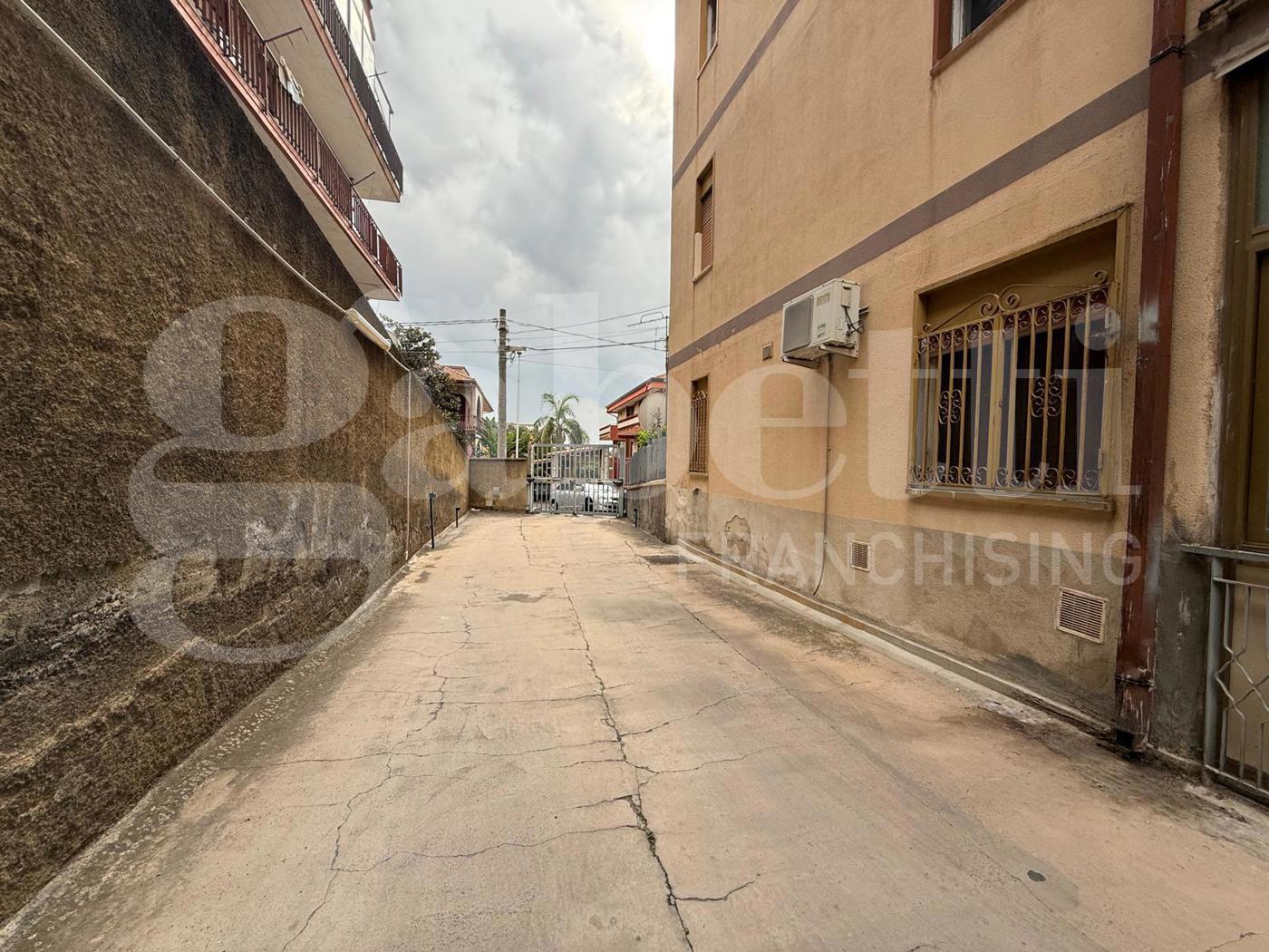 Magazzino in vendita a Misterbianco