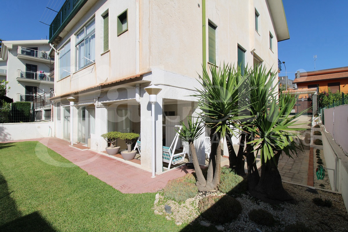 Villa con giardino a Viagrande