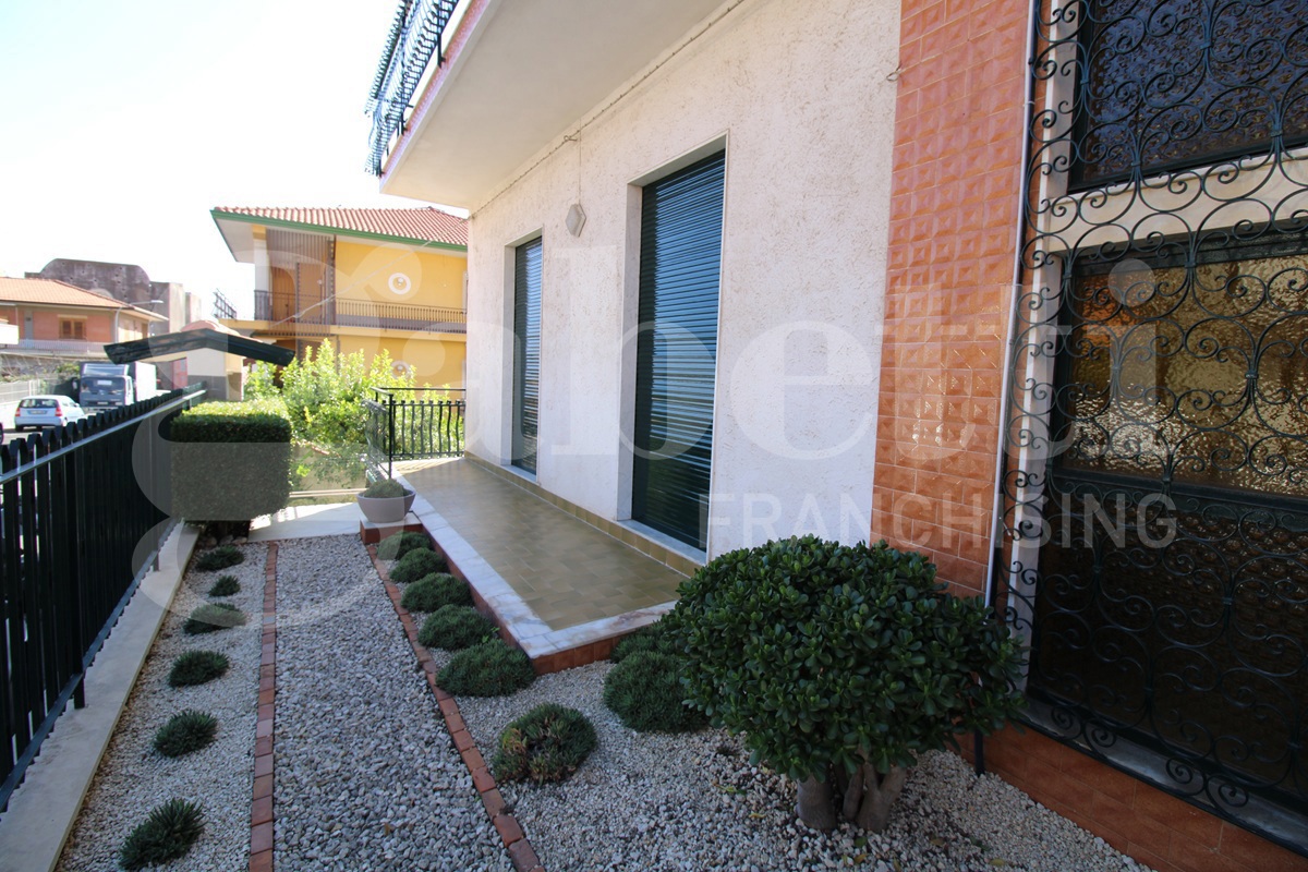 Villa con giardino a Viagrande