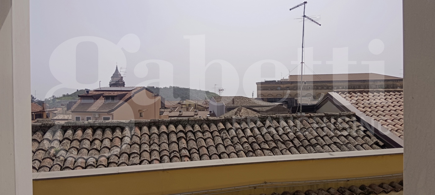 Casa indipendente da ristrutturare a Pedara