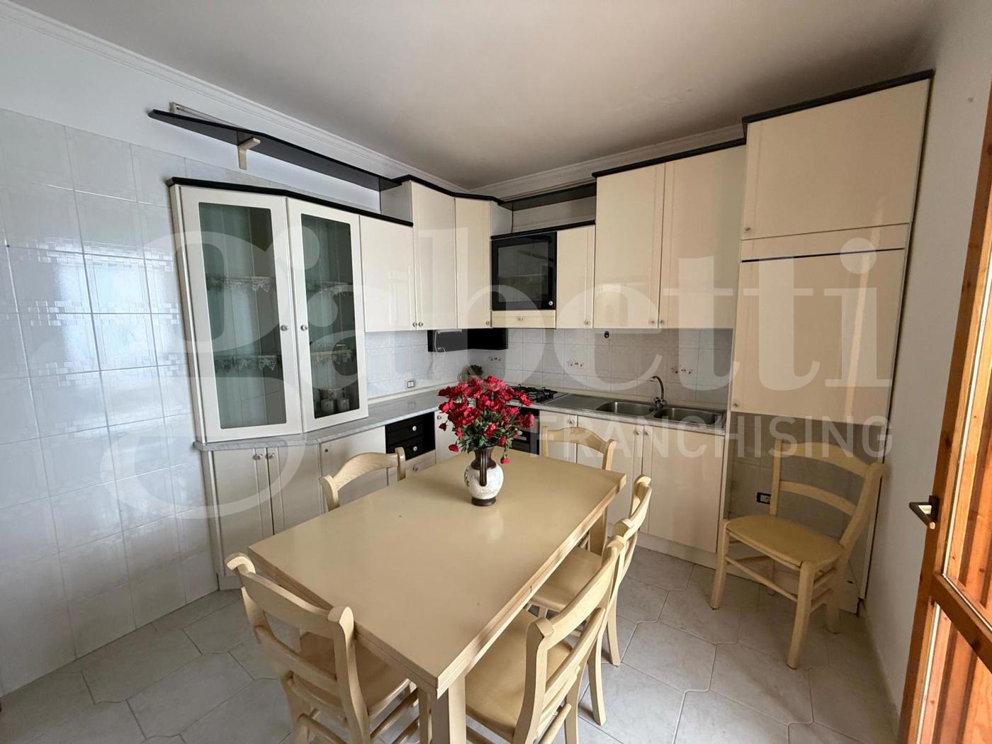 Trilocale arredato in affitto a Aci Catena