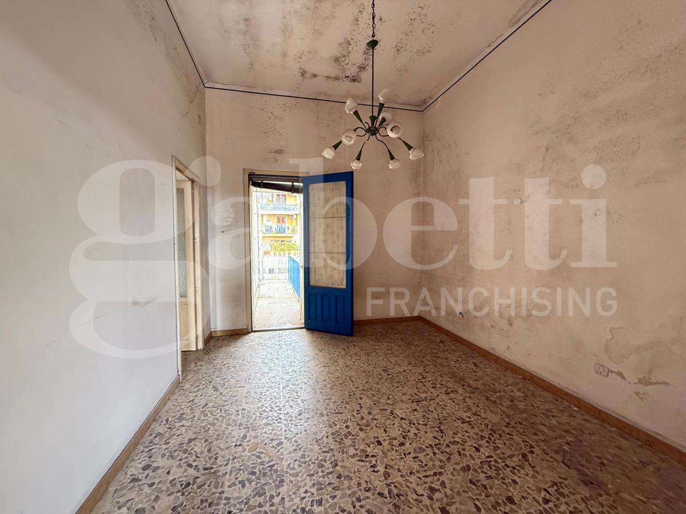 Casa indipendente da ristrutturare a Pedara