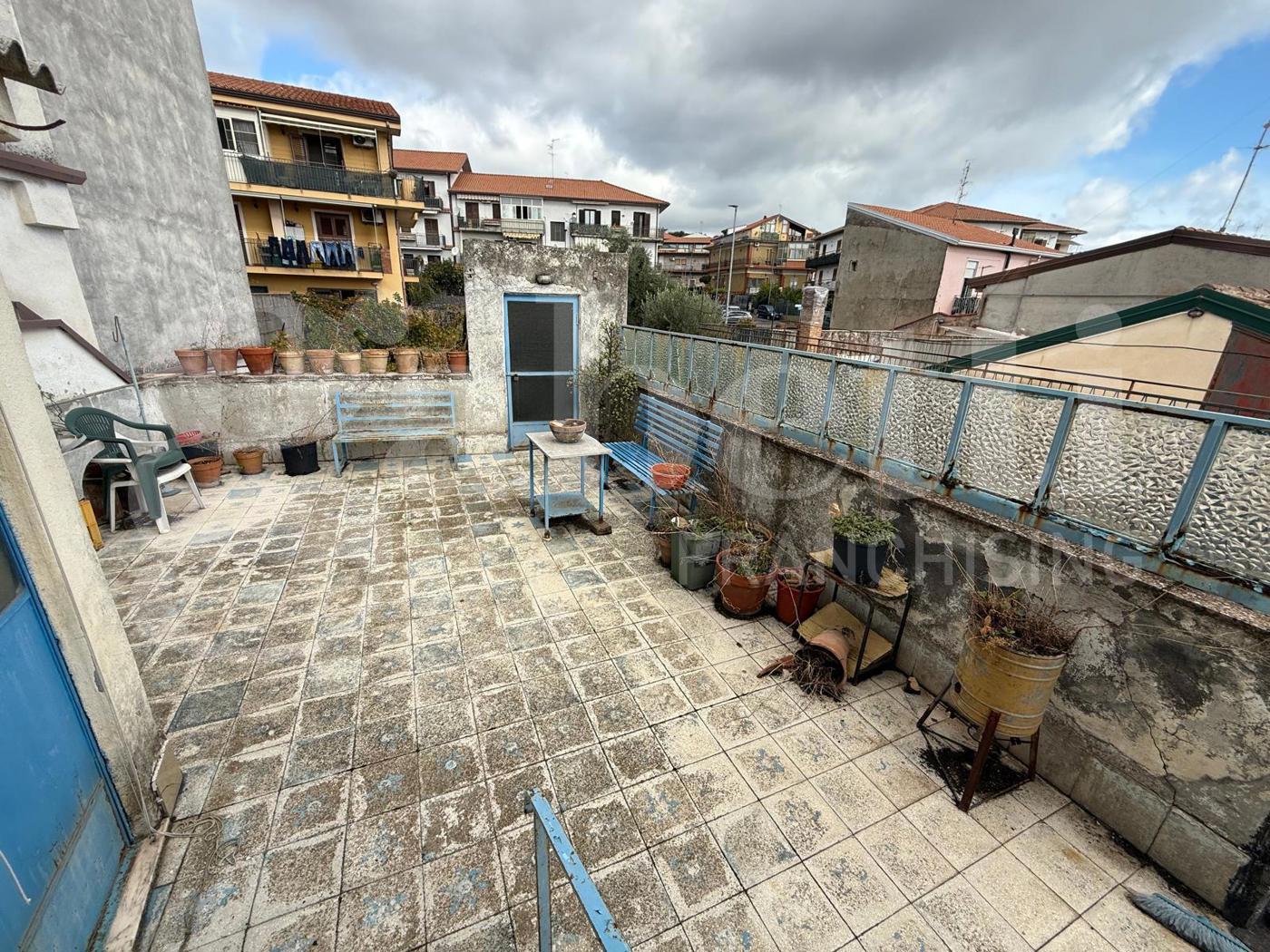 Casa indipendente da ristrutturare a Pedara