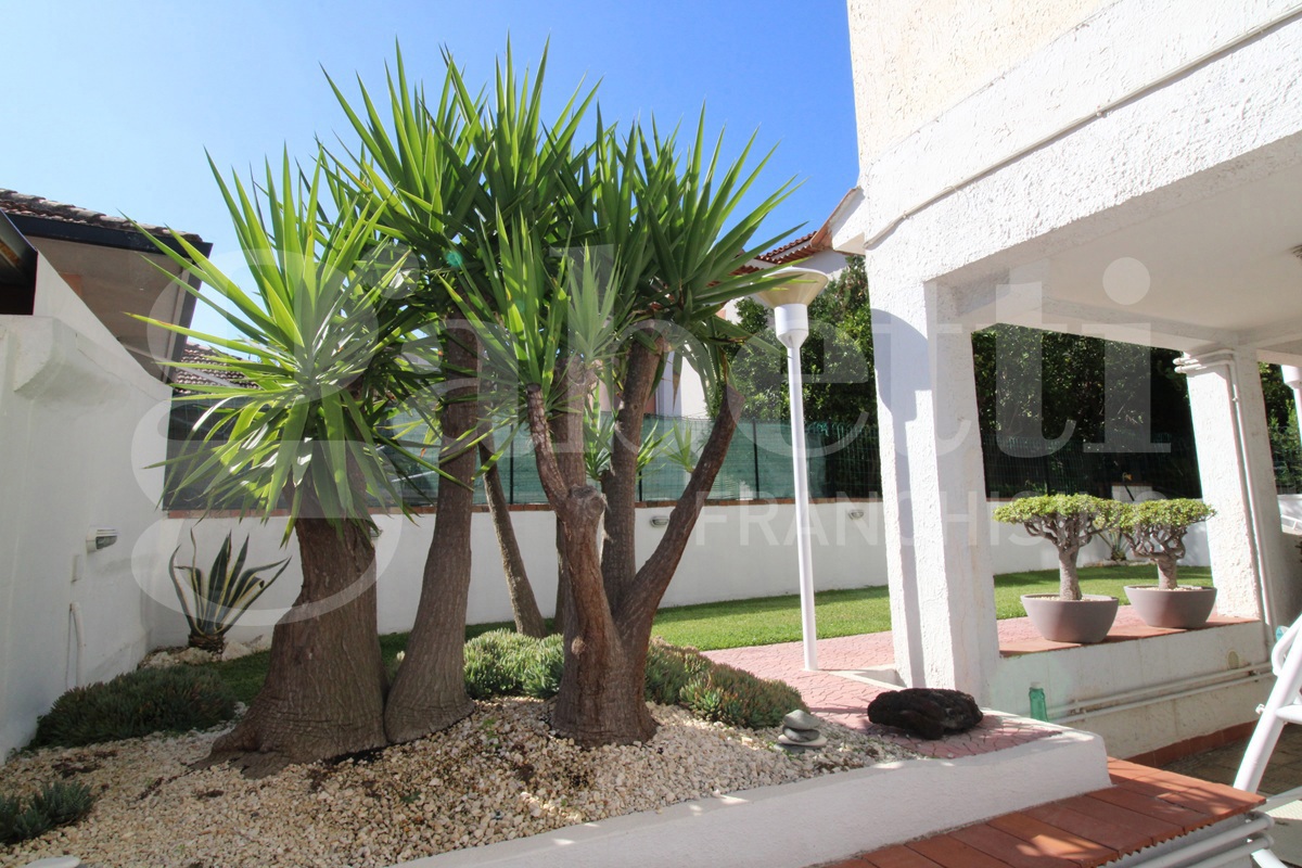 Villa con giardino a Viagrande