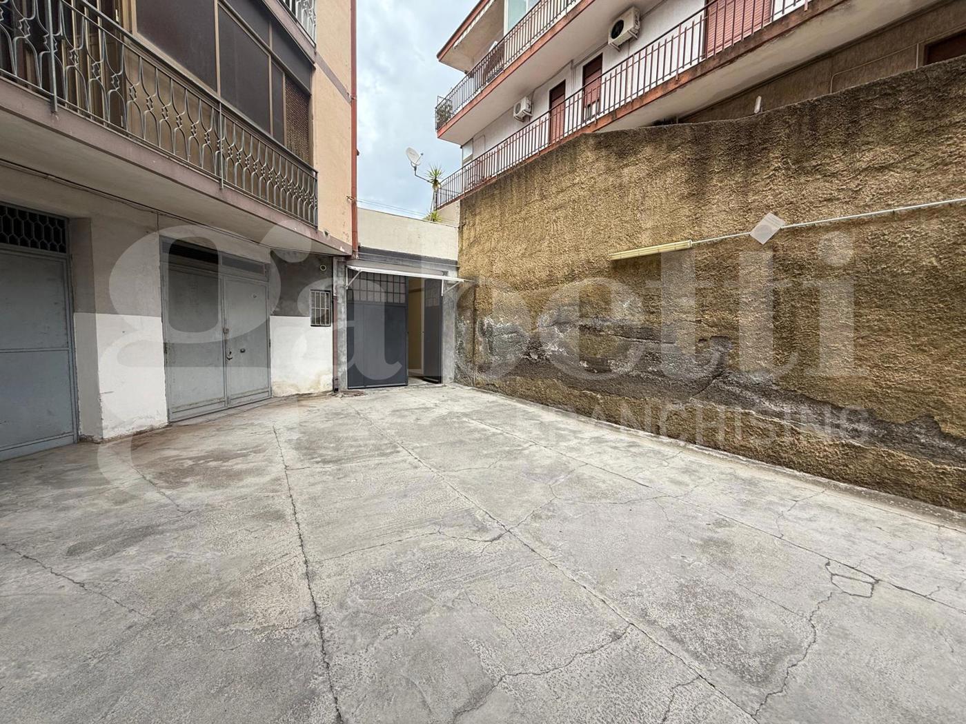 Magazzino in vendita a Misterbianco