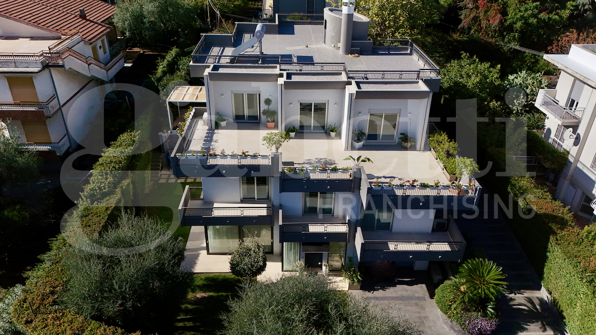 Villa con giardino a Catania