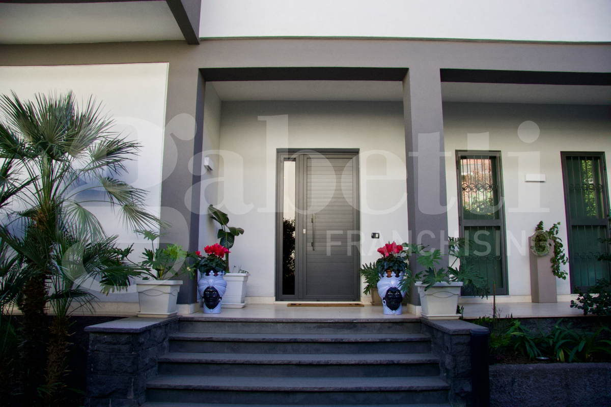 Villa con giardino a Catania