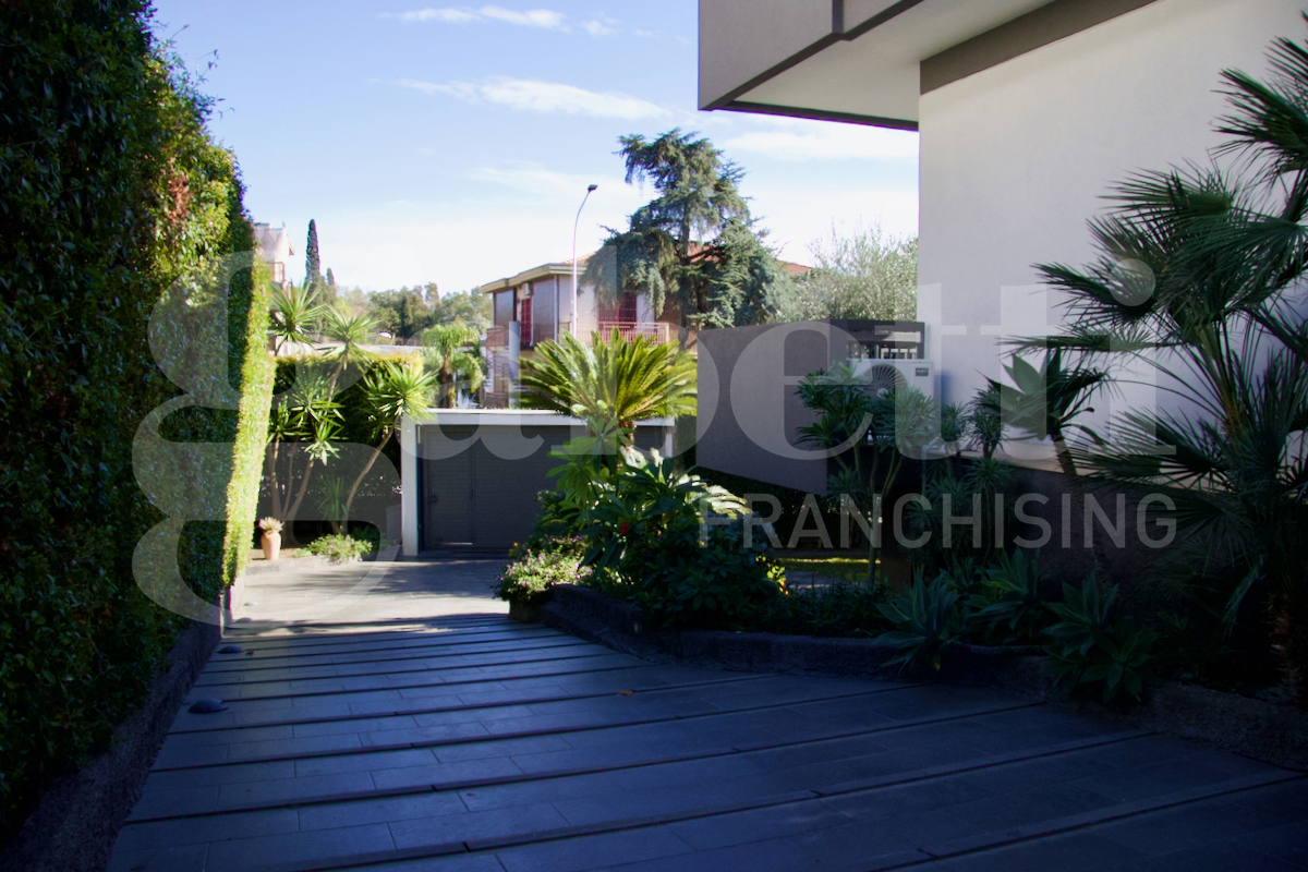 Villa con giardino a Catania