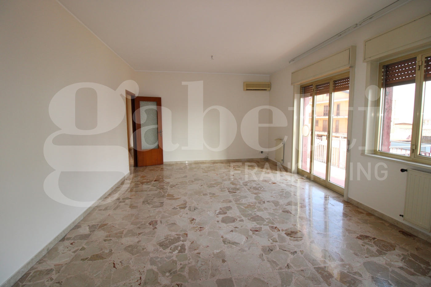 Quadrilocale in vendita a Gravina di Catania