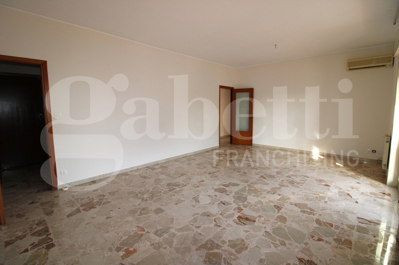 Quadrilocale in vendita a Gravina di Catania