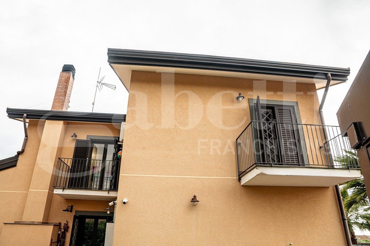 Villa con giardino a Aci Bonaccorsi