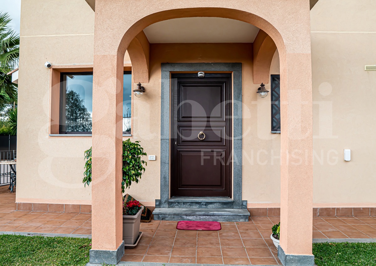 Villa con giardino a Aci Bonaccorsi