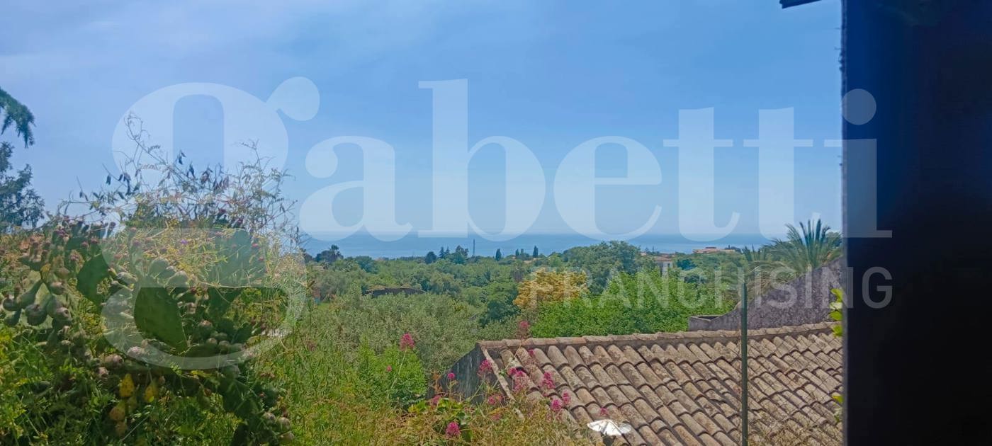 Casa indipendente con giardino a Santa Venerina