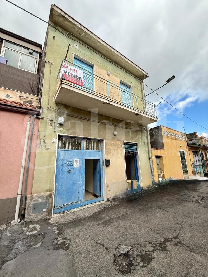 Casa indipendente da ristrutturare a Pedara