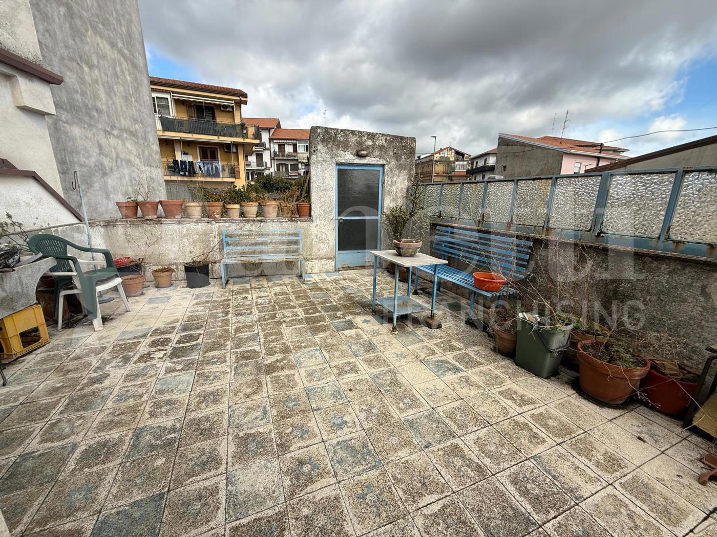 Casa indipendente da ristrutturare a Pedara