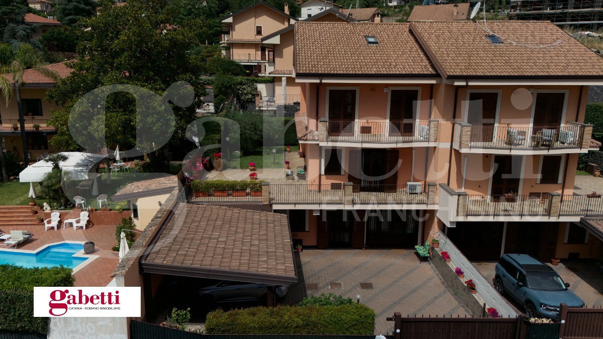 Villa con giardino a Trecastagni