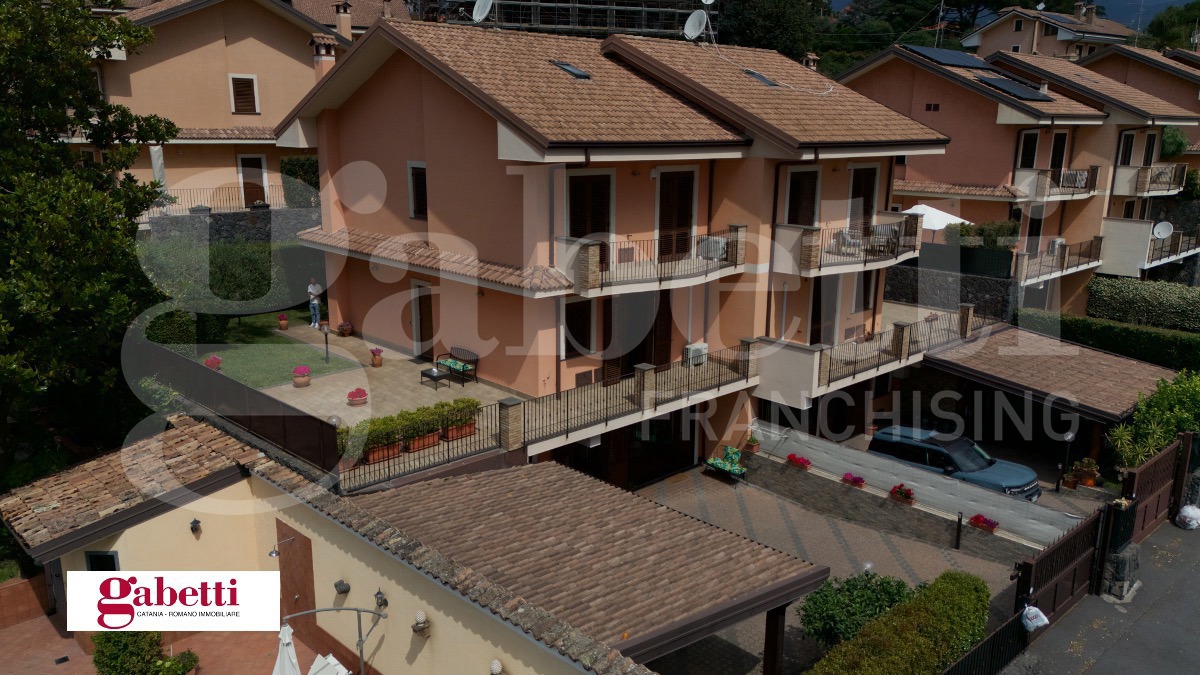 Villa con giardino a Trecastagni