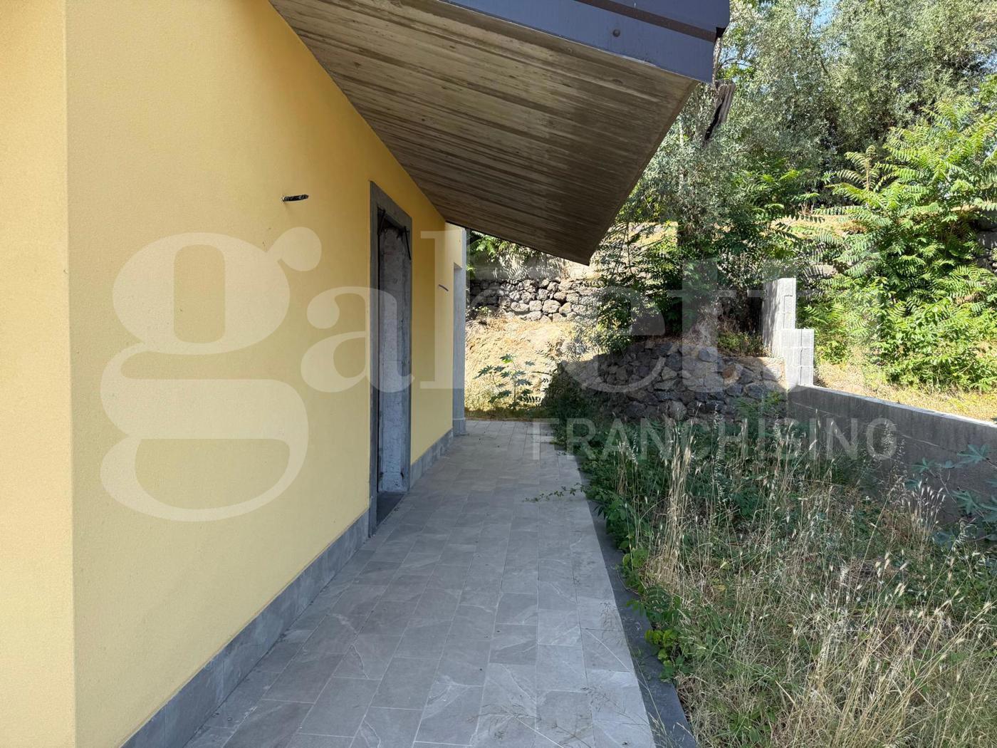 Villa con giardino a Aci Catena