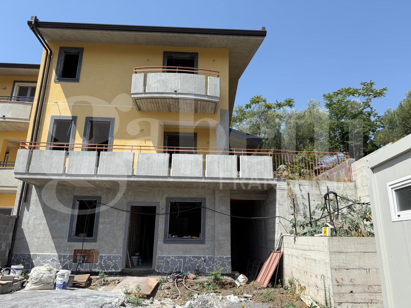 Villa con giardino a Aci Catena