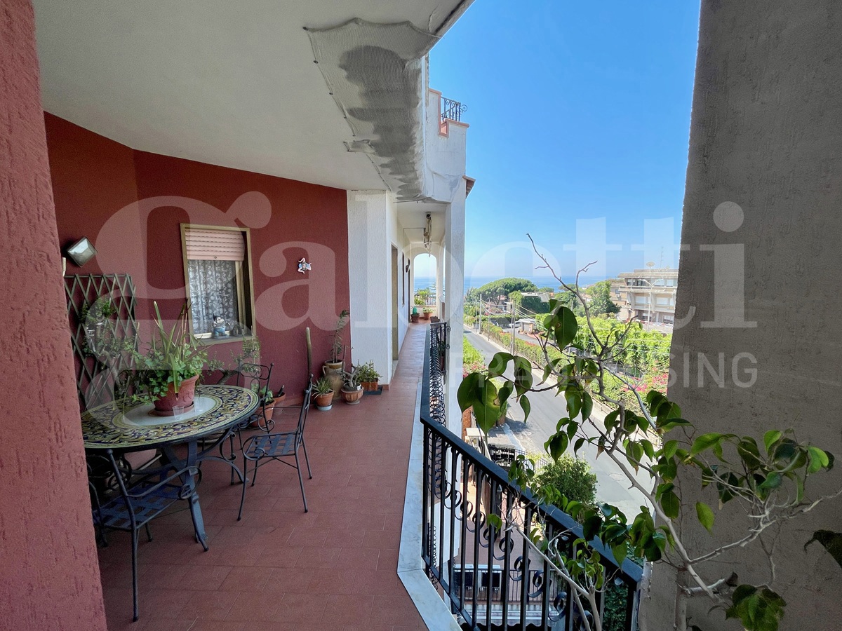 Appartamento vista mare a Aci Castello