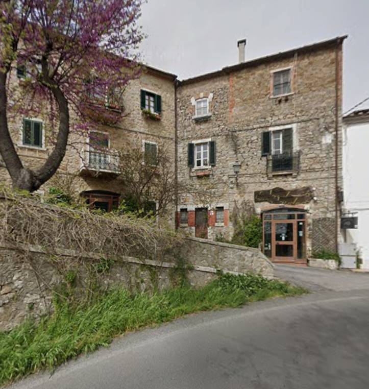 Locale commerciale in vendita a Manciano, Montemerano