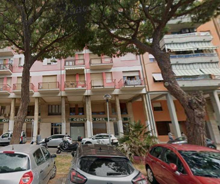 Locale commerciale in vendita a Piombino