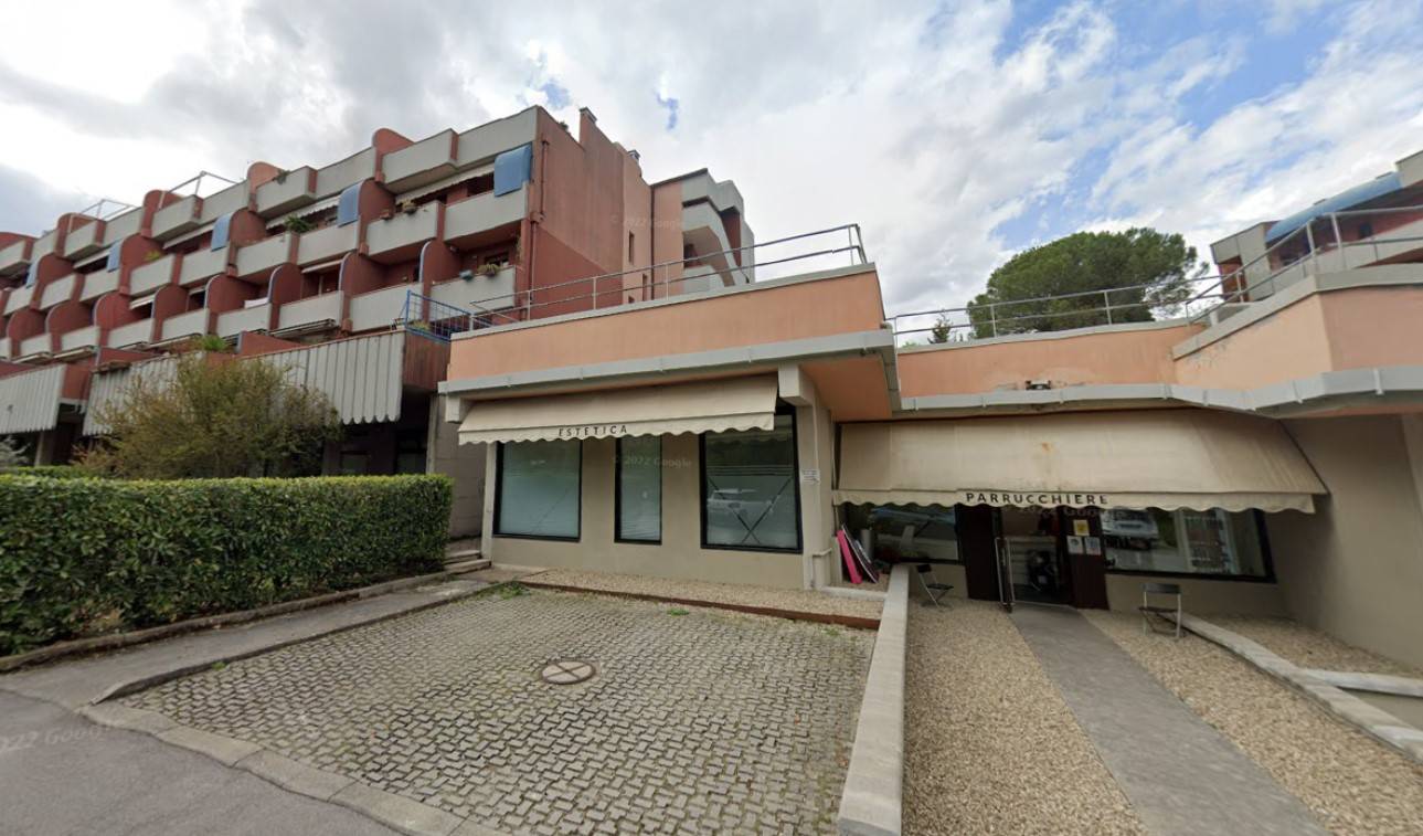 Locale commerciale in vendita a Siena