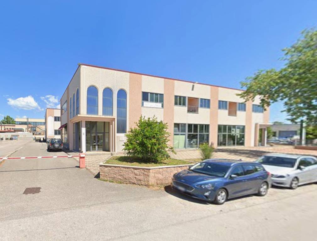 Magazzino in vendita a Follonica