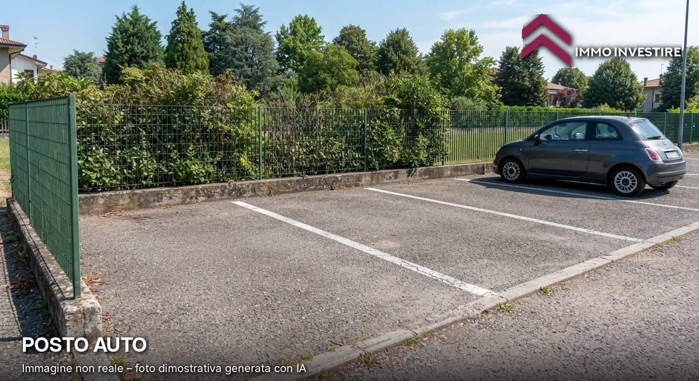 Posto auto scoperto in vendita a Viareggio