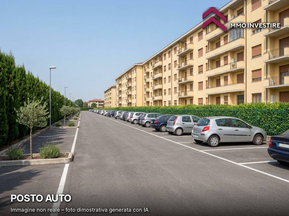 Posto auto scoperto in vendita a Viareggio