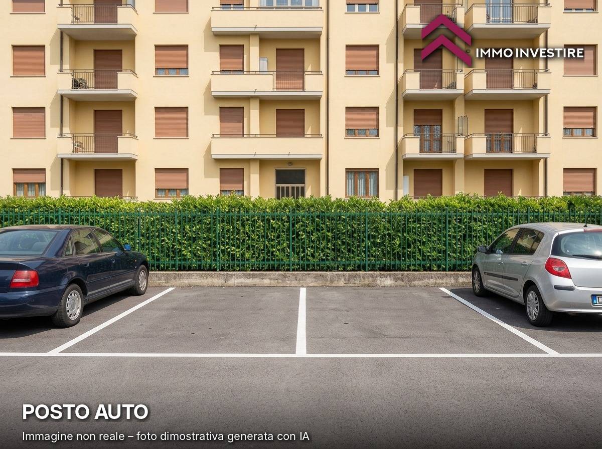 Posto auto scoperto in vendita a Viareggio