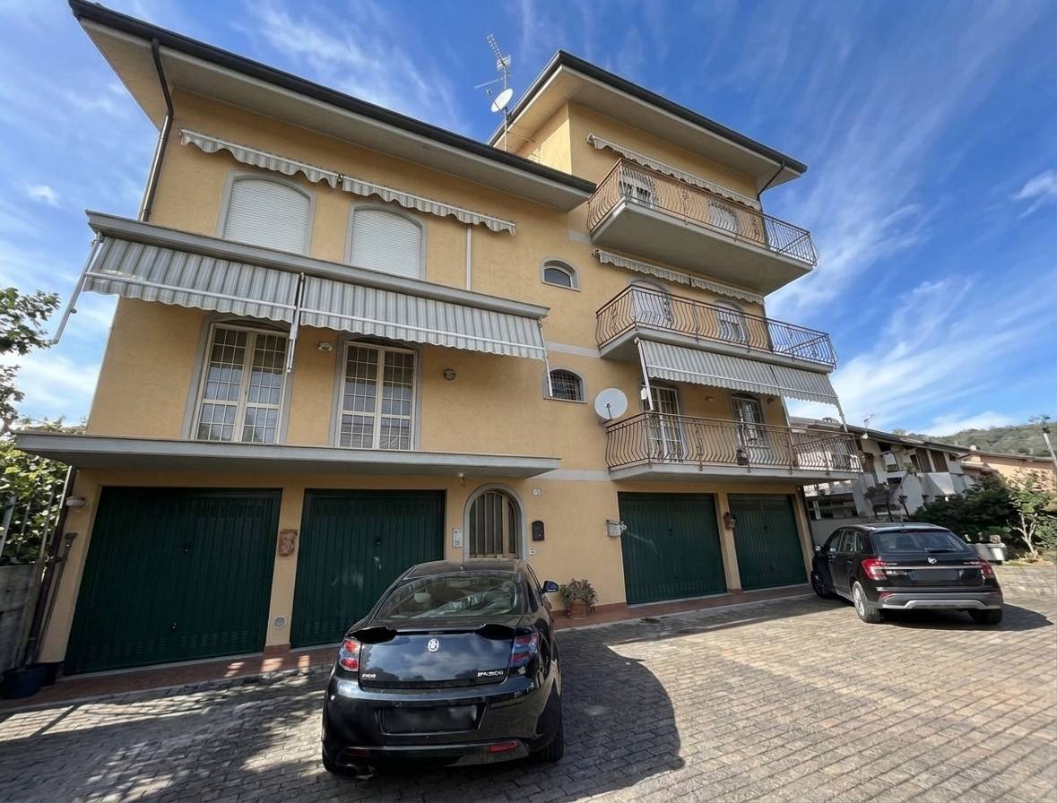 Appartamento in vendita a Follo, Piana Battolla