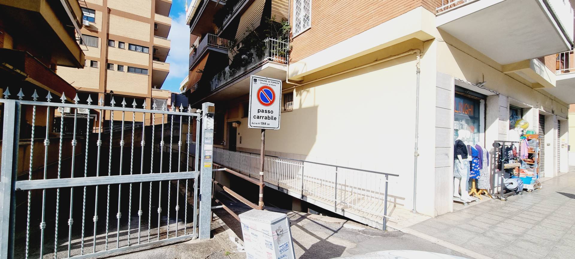 Box o garage in vendita a Pomezia