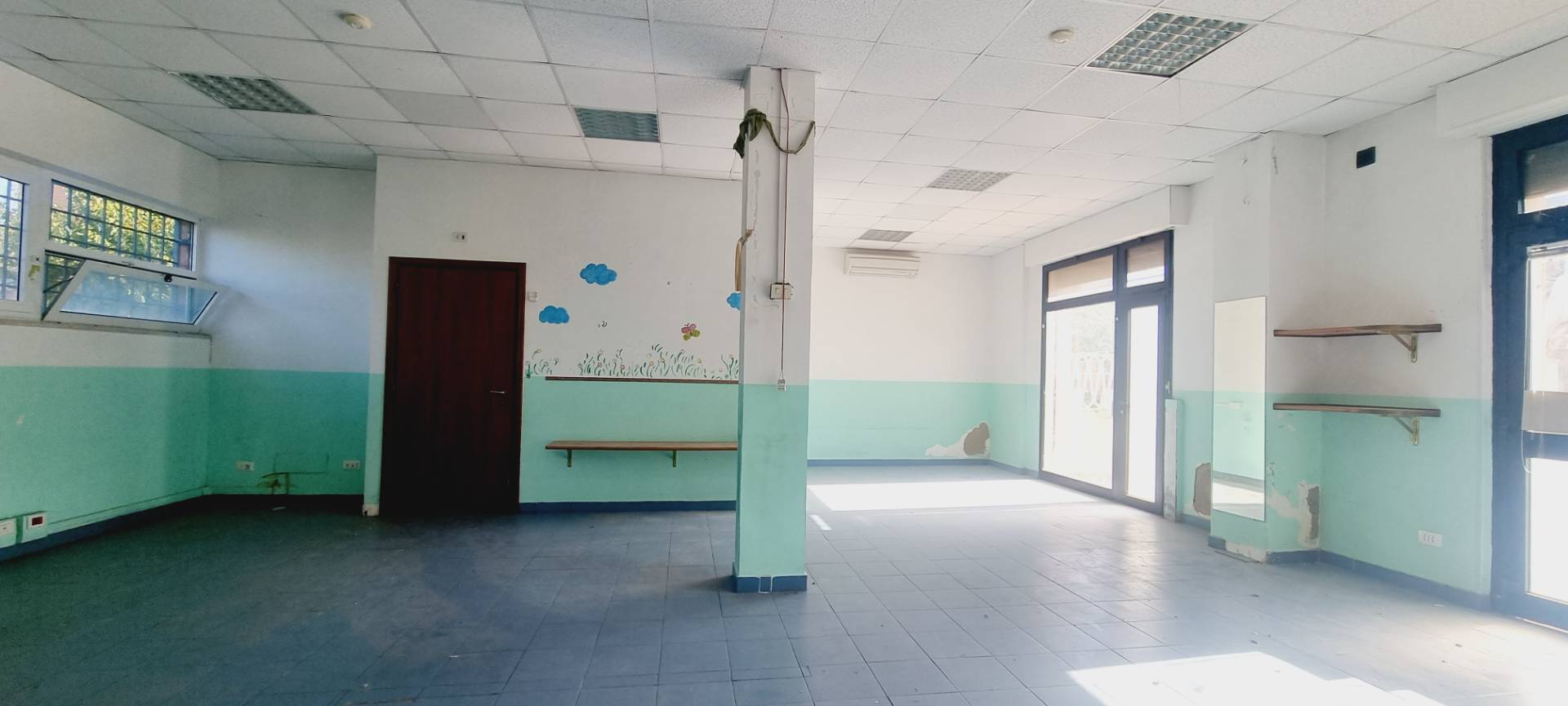 Locale commerciale in affitto a Ardea