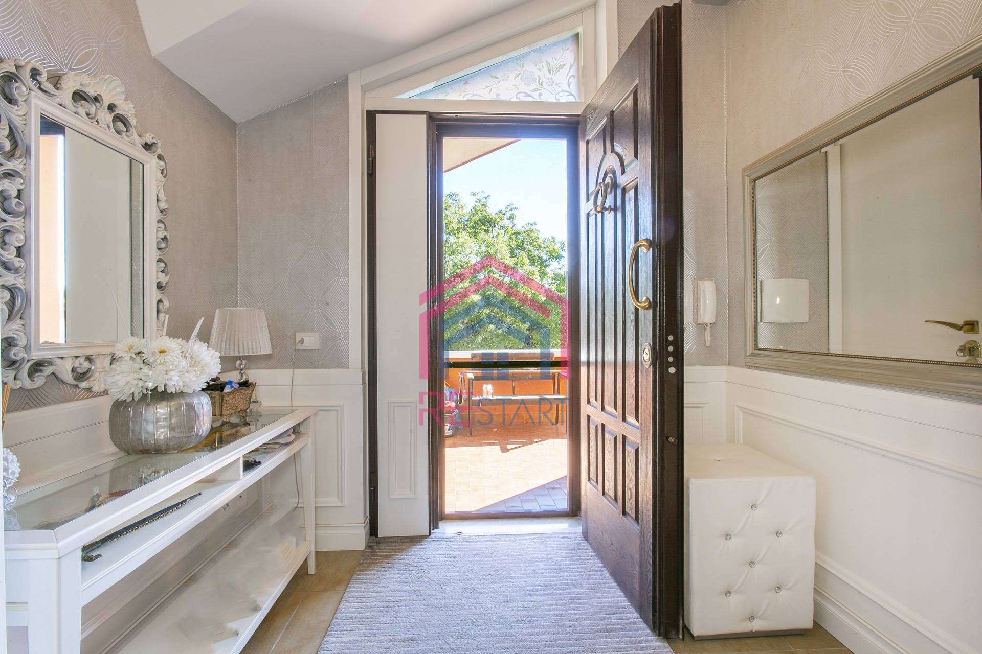 Villetta bifamiliare in vendita a Pomezia