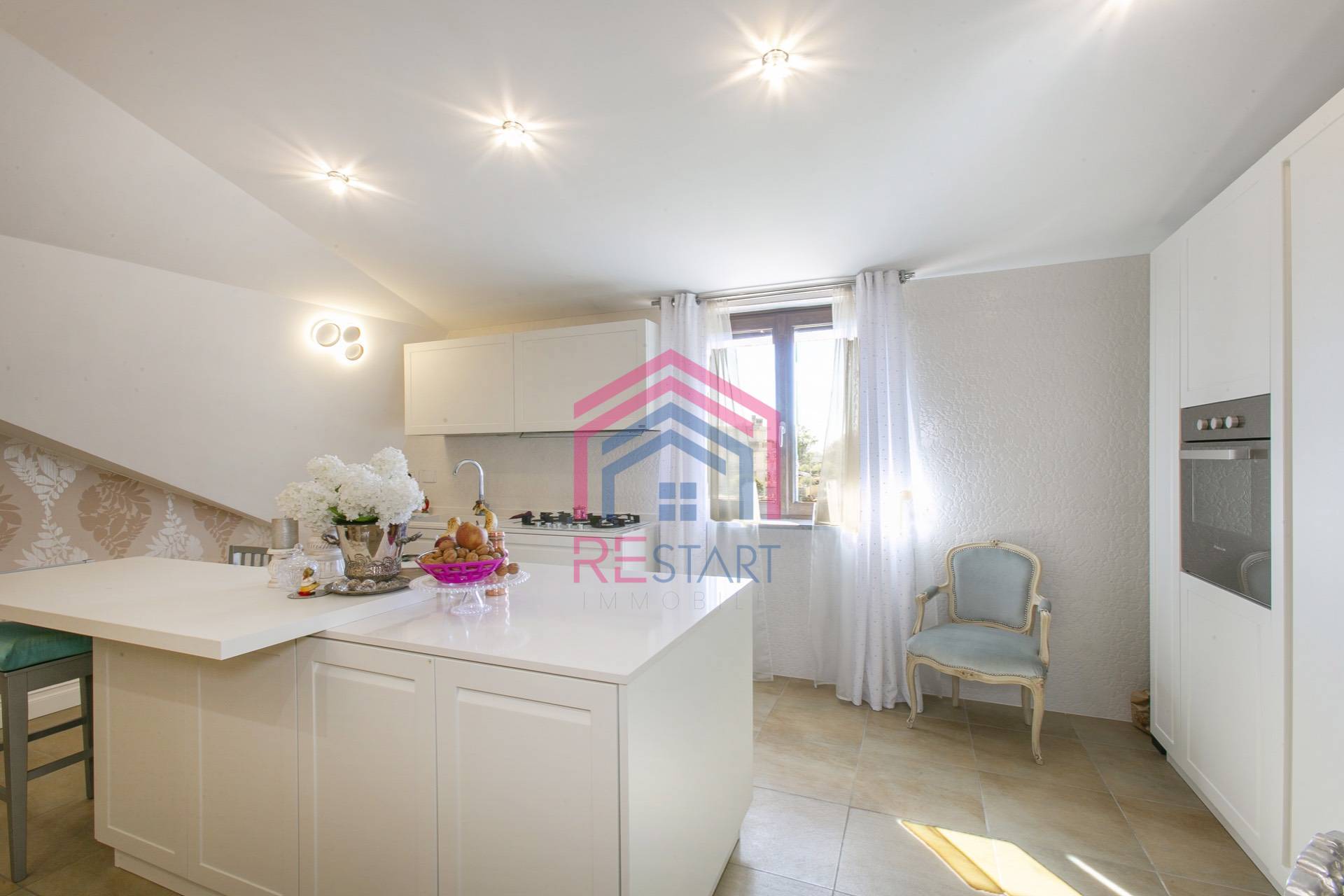 Villetta bifamiliare in vendita a Pomezia