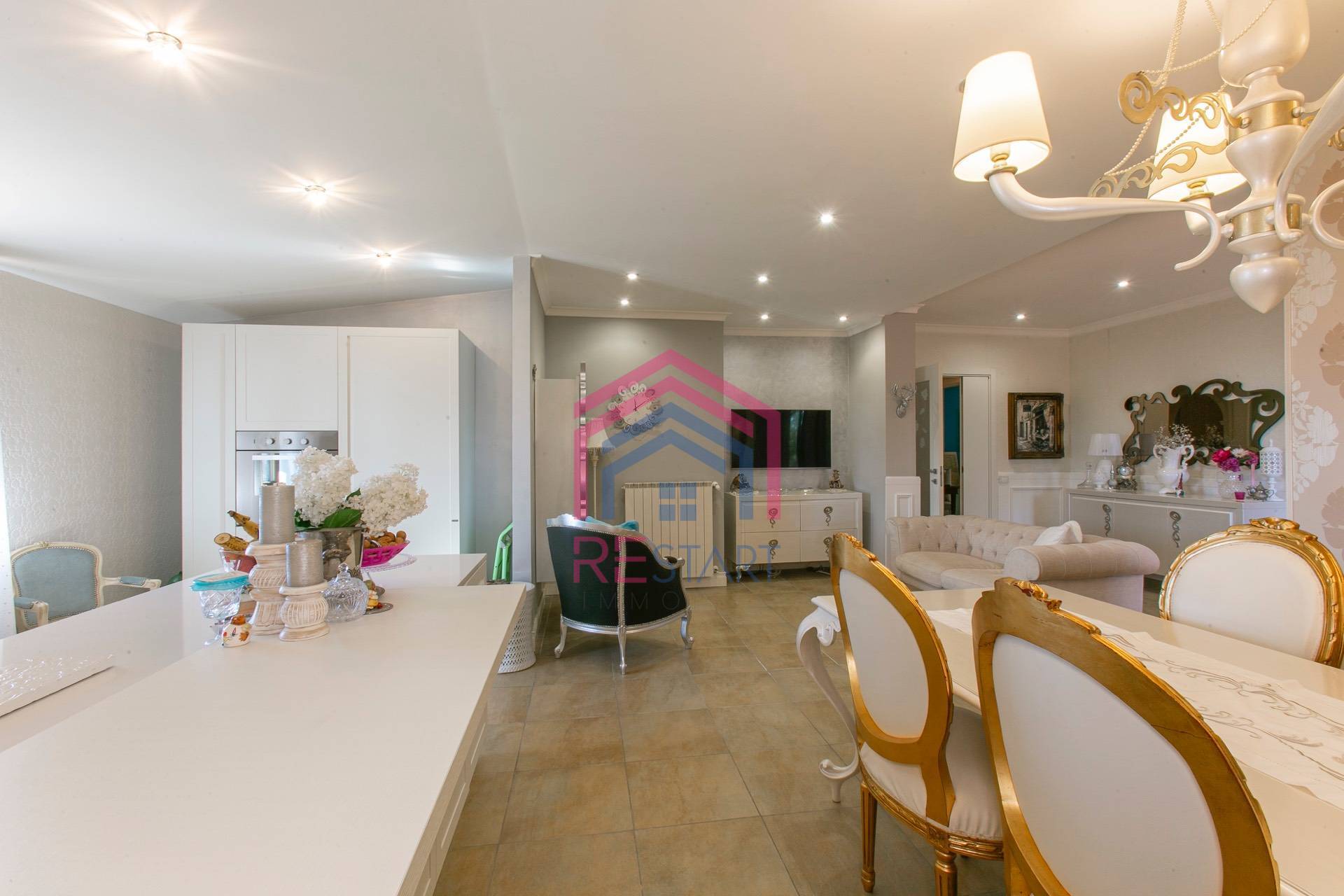 Villetta bifamiliare in vendita a Pomezia