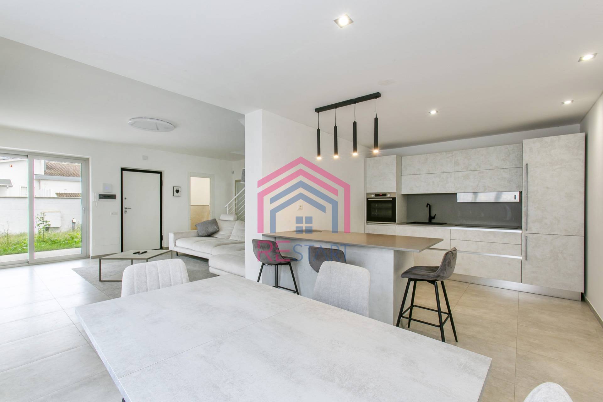 Villetta bifamiliare in vendita a Anzio