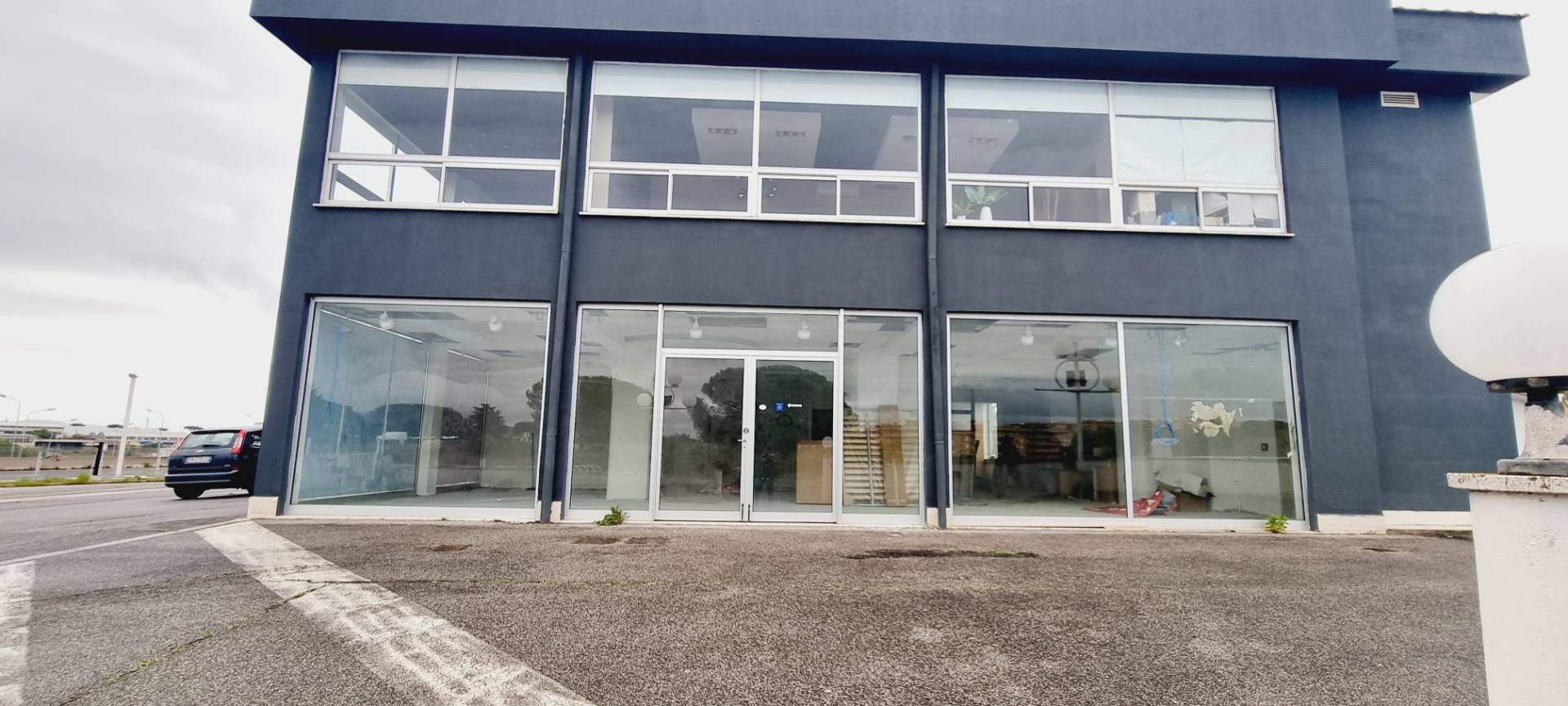 Media e Grande struttura di vendita in vendita a Pomezia, Pontina Nuova