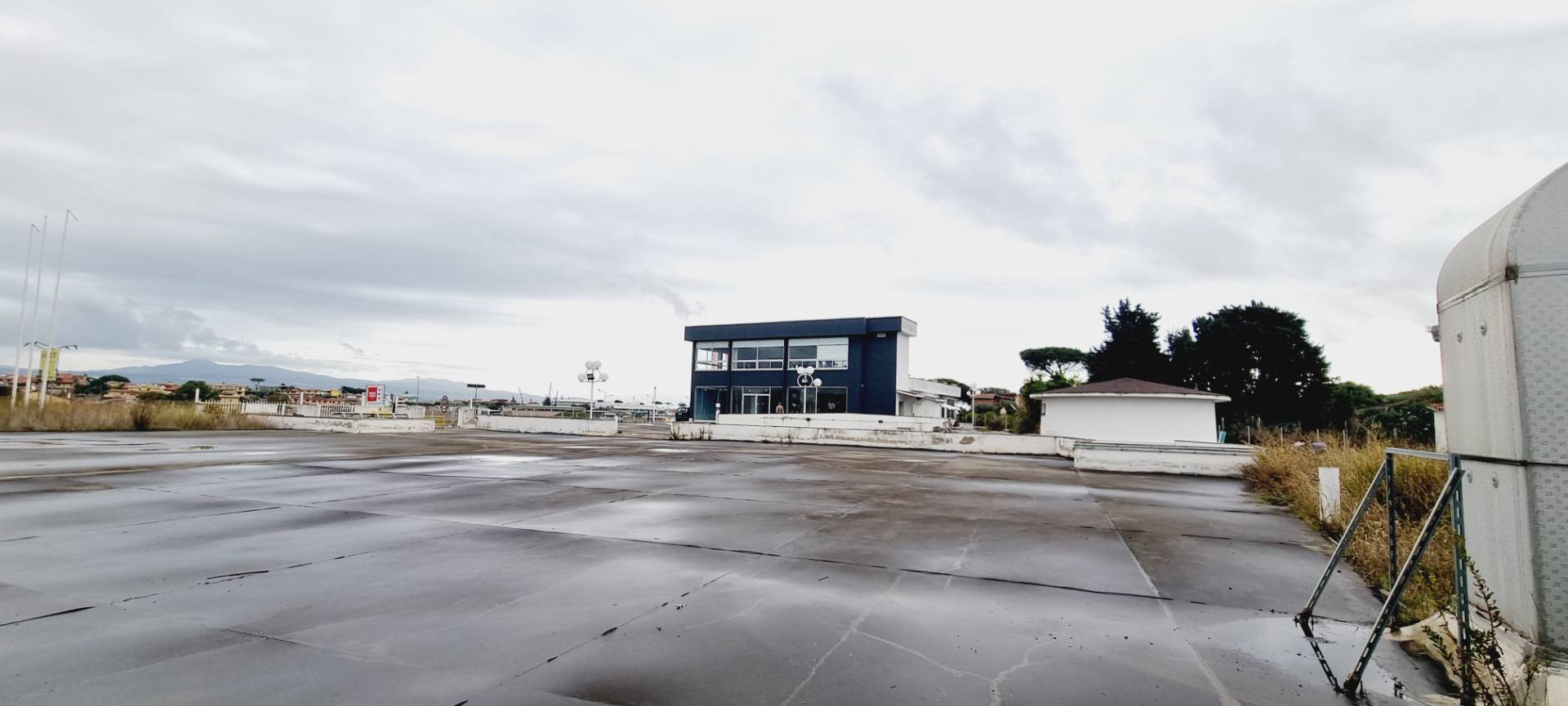 Media e Grande struttura di vendita in vendita a Pomezia, Pontina Nuova