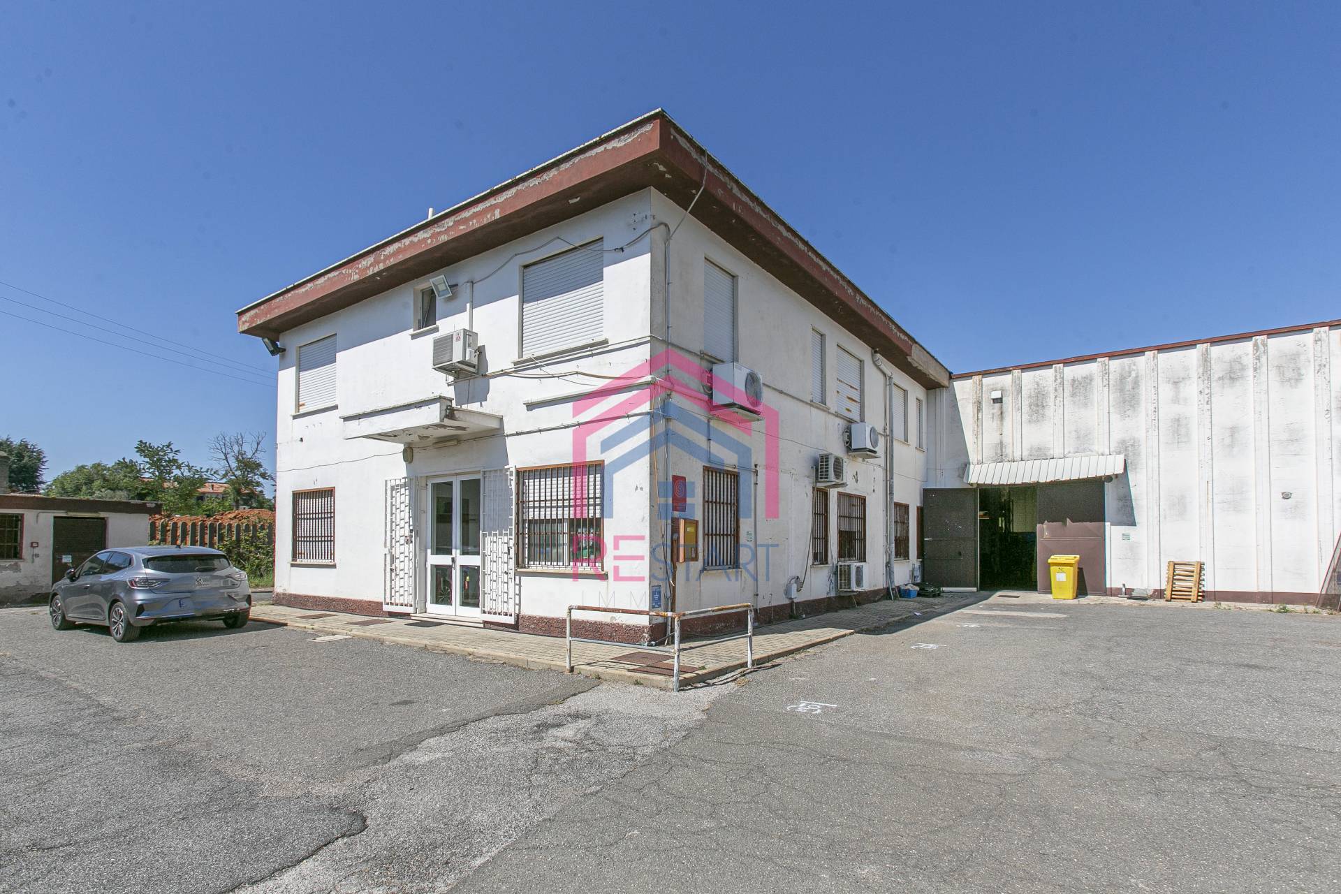 Capannone Industriale in vendita a Pomezia