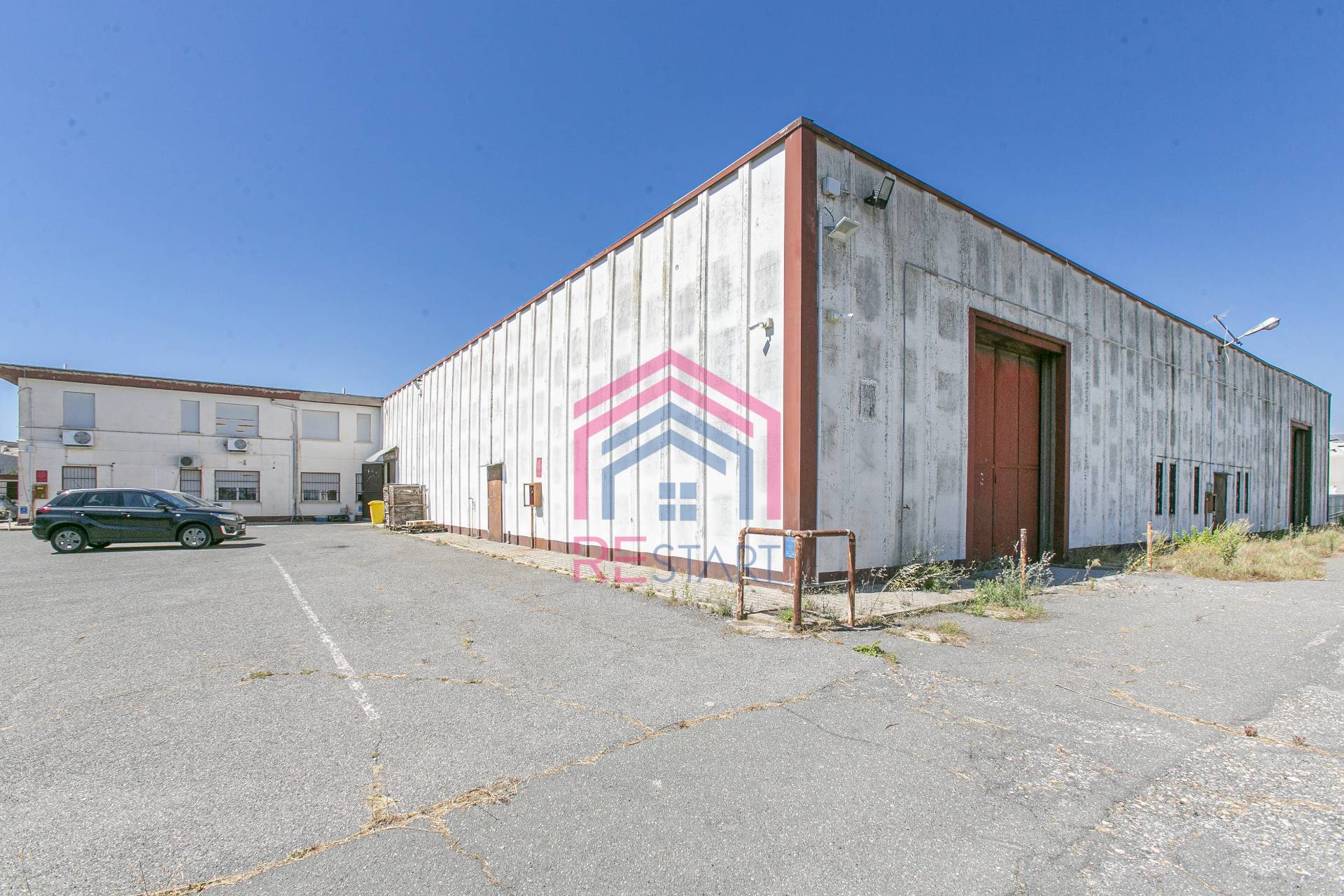 Capannone Industriale in vendita a Pomezia