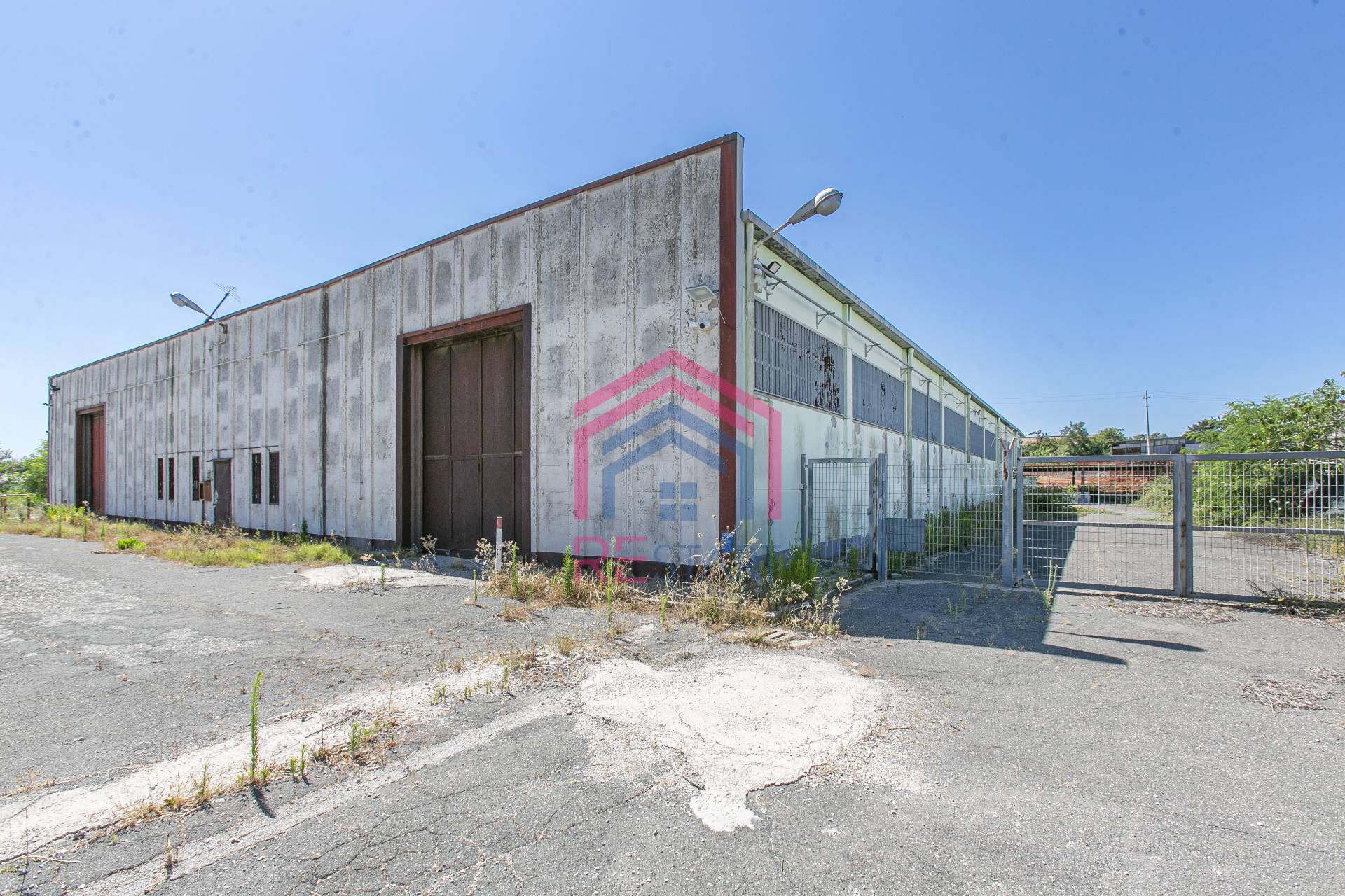 Capannone Industriale in vendita a Pomezia