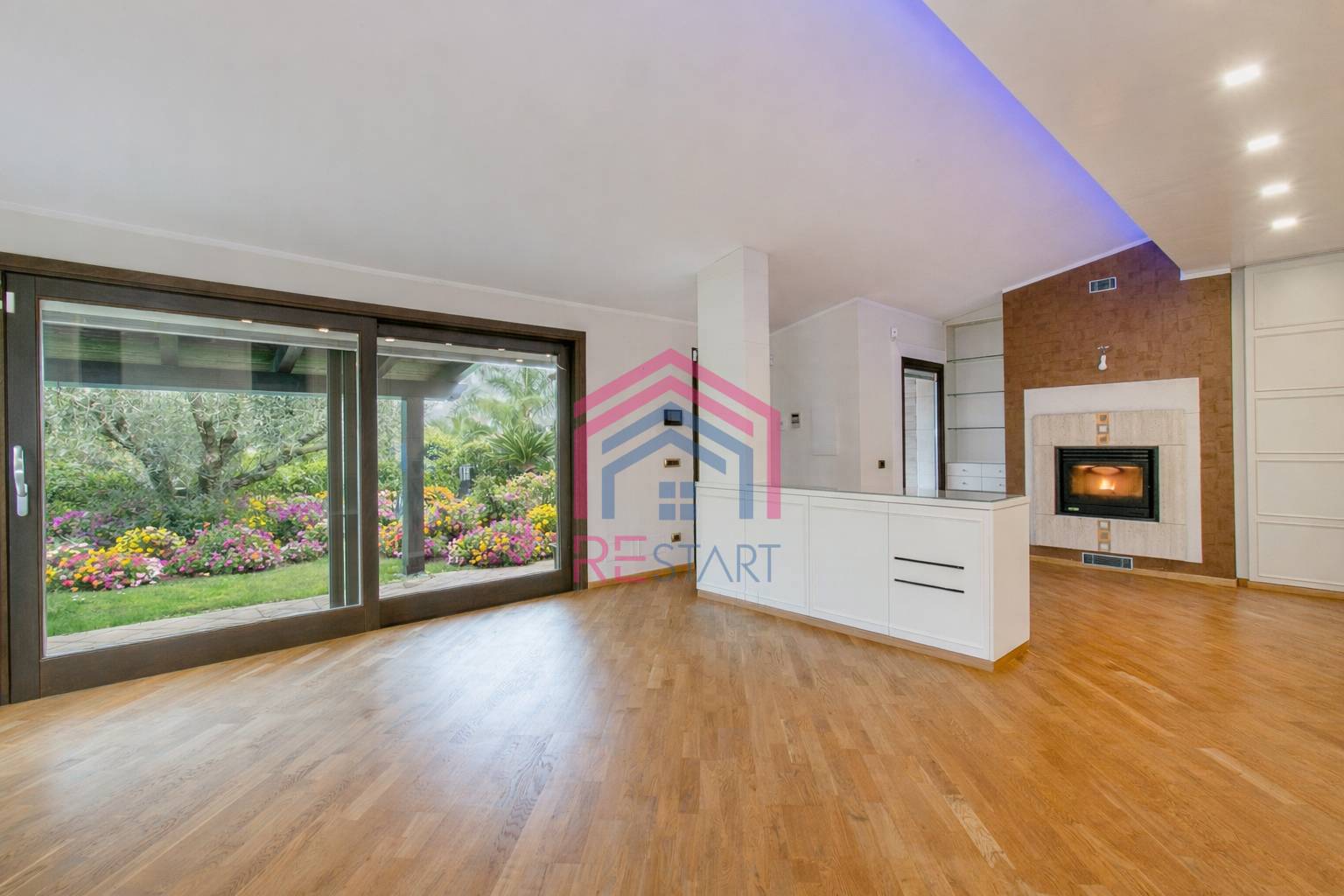 Villa in vendita a Pomezia, Centro